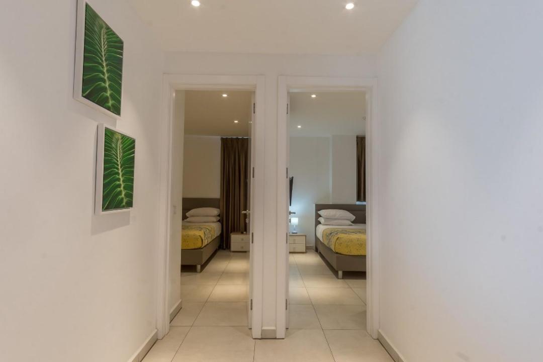 Suncity Hotel Apartment Аккра Екстер'єр фото