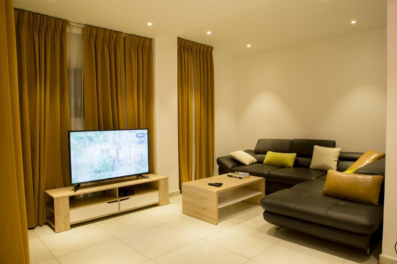 Suncity Hotel Apartment Аккра Екстер'єр фото